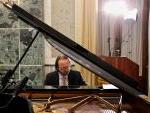 Roberto Prosseda durante l'esecuzione di "Sposalizio" di Franz Liszt